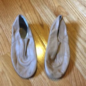 Tan jazz shoes size 7